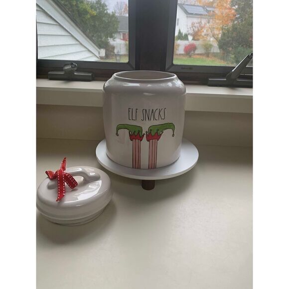 Rae Dunn Elf Snacks
Canister - Picture 3 of 4